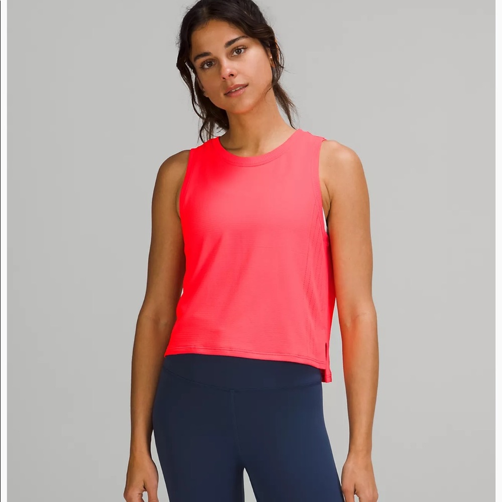 Lululemon Train To Be tank in flare